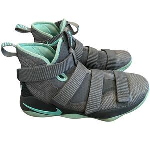 NIke Zoom LeBron Soldier XI Basketball Shoes Youth 7Y EU 40 Grey #918369-003